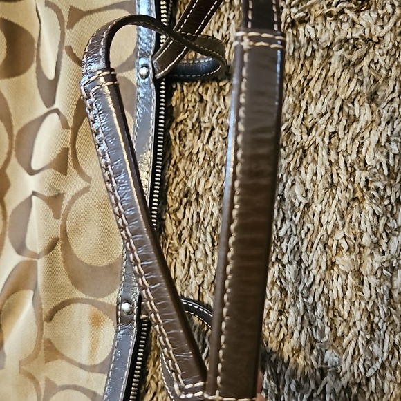 Coach purse - Picture 4 of 11